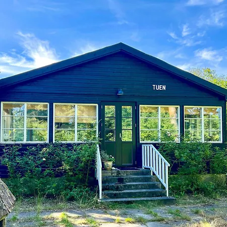 Holiday home Originalt 1930'er Traehus Naer Rude